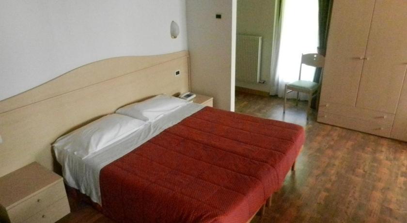 Maffei Ξενοδοχείο Pinzolo Δωμάτιο φωτογραφία